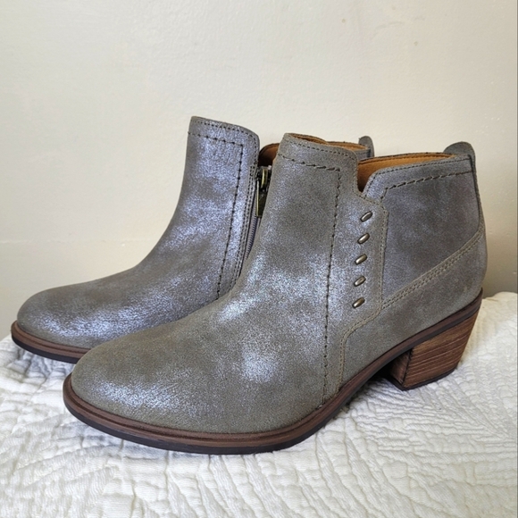 Clarks Neva Lo Ankle Boots Womens 8.5 Metallic Leather Comfort - Picture 5 of 10